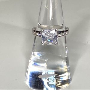 Silver toned square cut ring